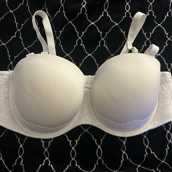 Torrid curve multi-way bra 44D - Picture 1 of 3